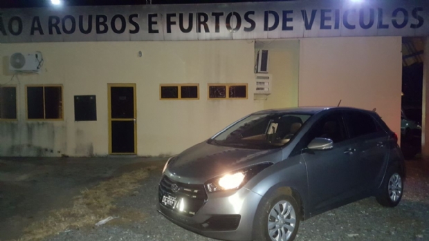 Advogado  preso com veculo furtado, adulterado e com documentos falsos