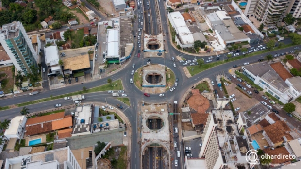 Trincheira do Santa Rosa deve ser entregue em 15 dias; empresa combate infiltraes e afundamentos