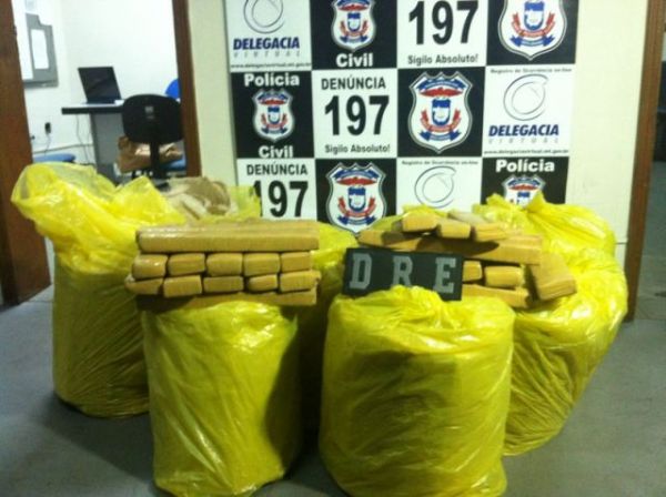 Polcia Civil apreende 240 kg de maconha escondidas em sacos plsticos em residncia de Cuiab