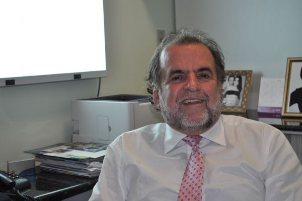 O ortopedista carioca Carlos Bittencourt  professor de ortopedia no curso de medicina da Universidade Federal Fluminense (UFF)