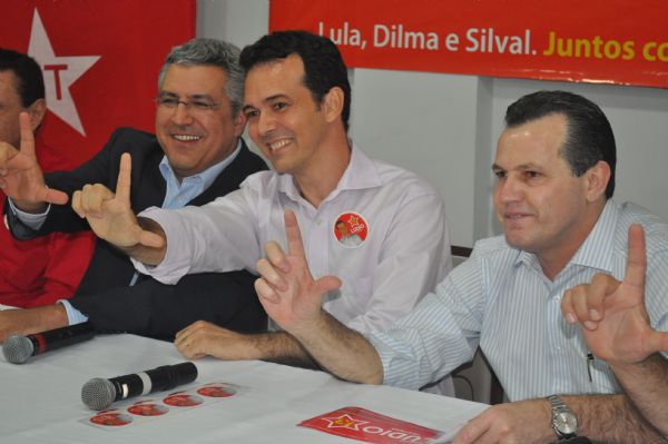 Campanha de Ldio Cabral (centro) para a Prefeitura conta com fora poltica, avalia ministro (esquerda)