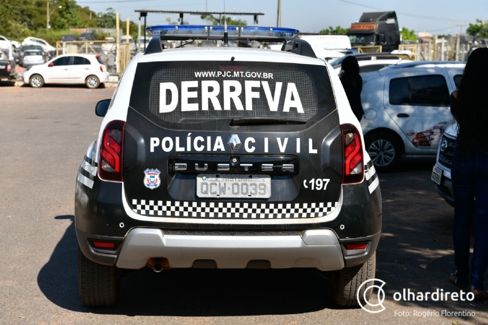 Bandidos so presos por roubar Corolla e Shitzu de famlia em Cuiab