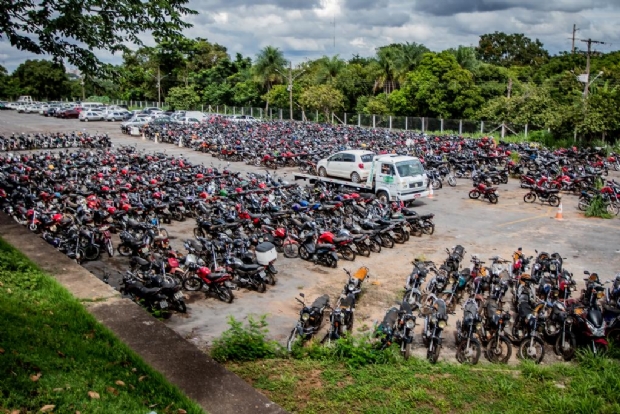 Detran leiloa quase 600 veculos e arrecadao pode chegar a R$ 1,8 milho