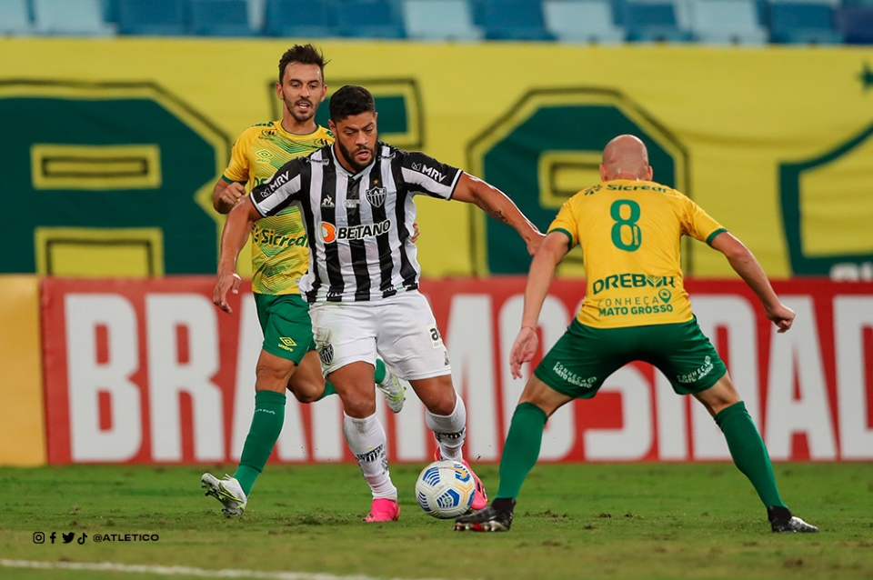 Cuiab joga mais no segundo tempo, mas perde para o Atltico (MG) e segue sem vencer no Brasileiro;  veja os melhores momentos 