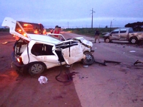 Vtimas de coliso entre Uno e Hilux so veladas hoje; motorista estaria em zigue-zague