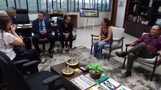 Eduardo Botelho em reunio com dirigentes da Federao dos Hospitais Filantrpicos de Mato Grosso