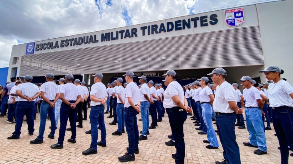 Assembleia recebe projeto do Governo para transformar 24 escolas estaduais em unidades militarizadas