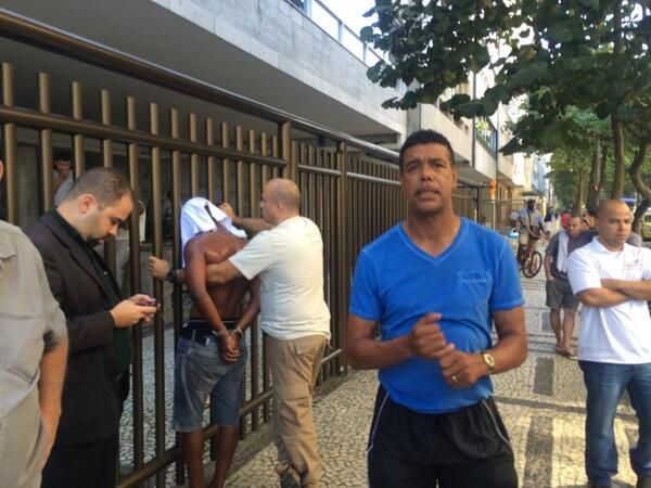 Ex-jogador ingls captura ladro em rua do Rio de Janeiro
