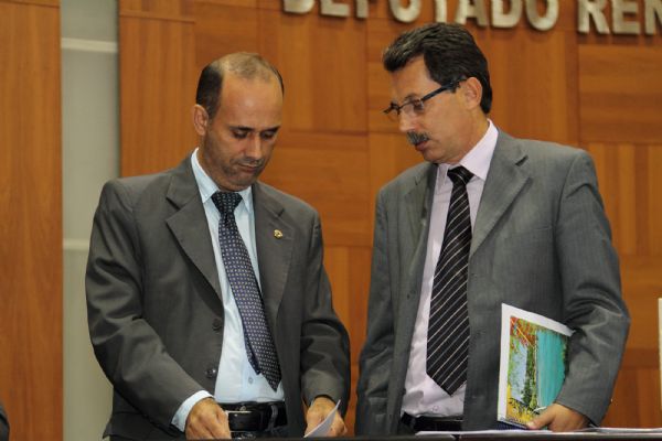 Antnio Azambuja e Ezequiel Fonseca, da bancada do PP, vo para oposio. Resta saber at quando