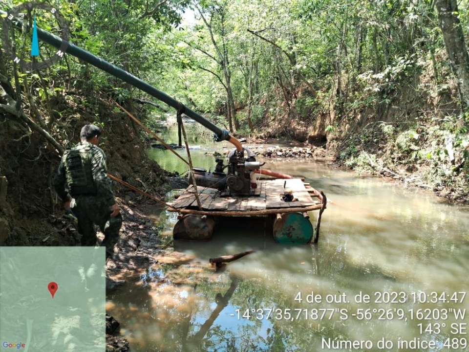 Garimpo ilegal em funcionamento no leito do Rio Paraguai  desmontado