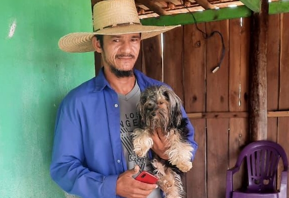 Funcionrio de fazenda encontra cachorro que desapareceu em acidente onde dona morreu e recusa recompensa