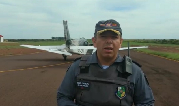 Cinco homens invadem aeroporto para roubar avies e fazem refns