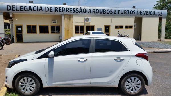 Homem compra  carro zero quilmetro por R$ 1,5  mil  e acaba preso