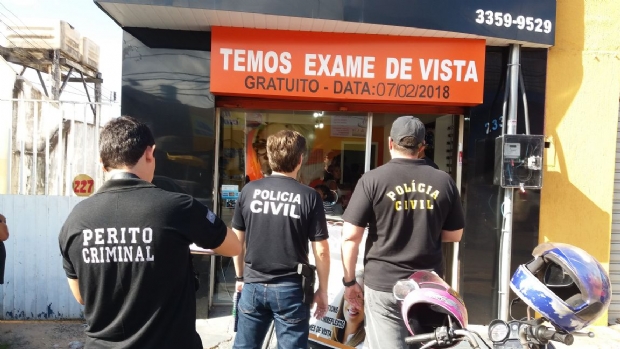 Dois consultrios dentro de ticas so interditados pela Polcia Civil em Cuiab