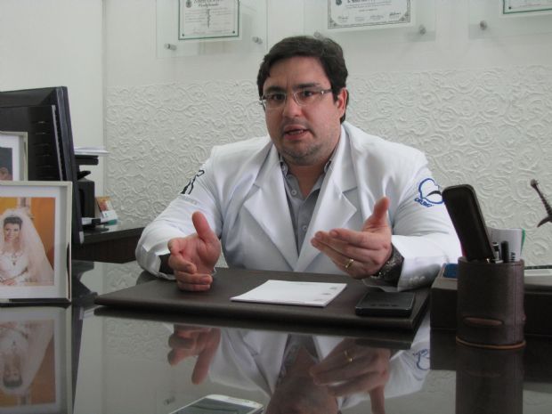 Cuiabano que já fez 15 cirurgias plásticas na Bolívia conta suas