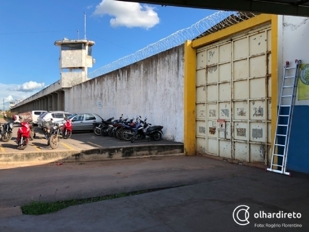 Polcia intercepta drone usado para entregar maconha e carregador solar na PCE