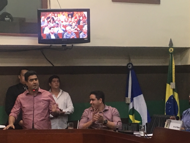 Prefeito e o vice na Cmara Municipal