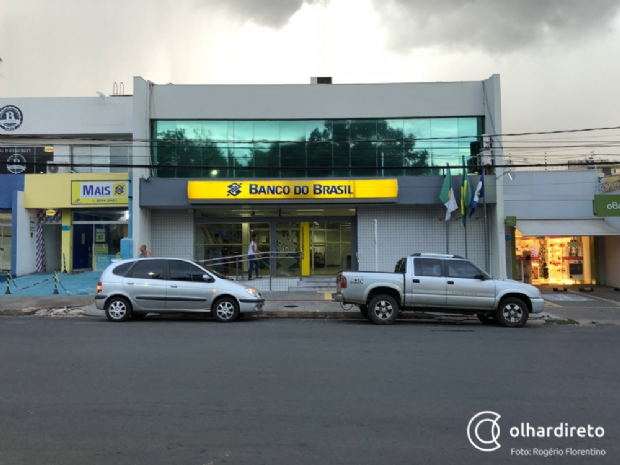 Homens so presos tentando quebrar parede para furtar Banco do Brasil