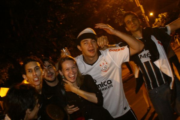 Corinthians conquista Libertadores da Amrica e cuiabanos saem s ruas