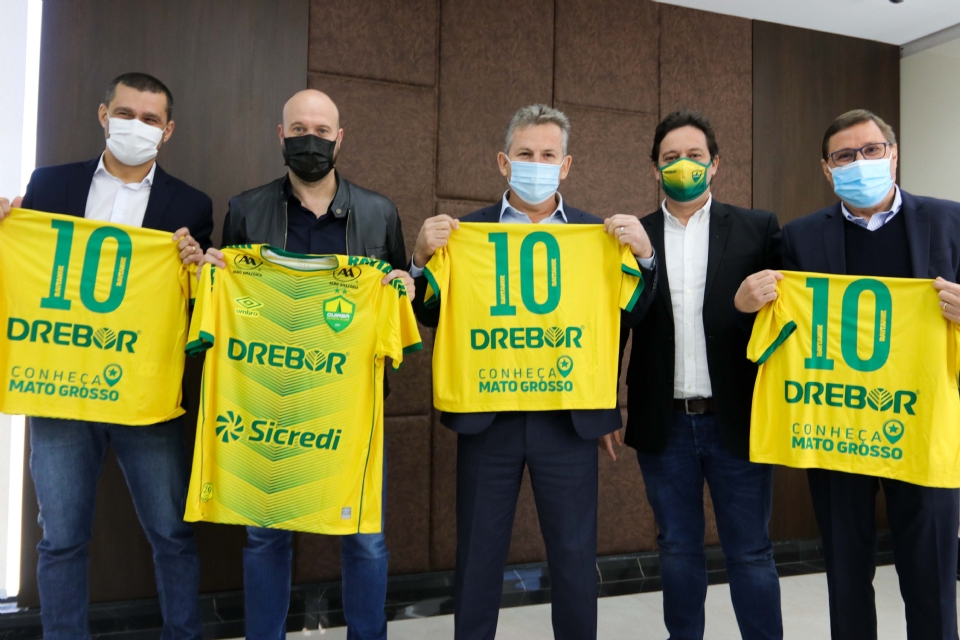 Governo e Cuiab fecham acordo em espao de camisa para divulgar Mato Grosso ao mundo pelo Brasileiro