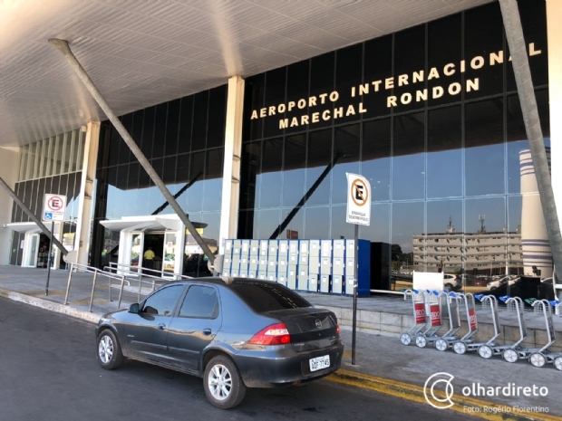 Passageiro dorme no aeroporto e tem smartphone furtado; Vdeo 