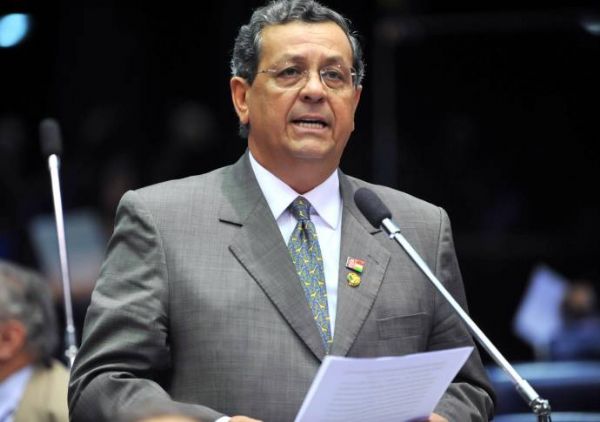 Ex-deputado diz que Campos cobrou para renovar concesso; Jaime nega