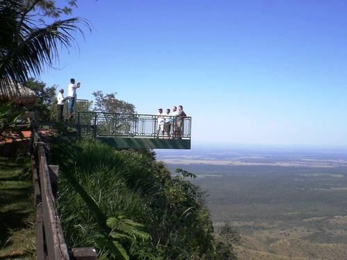 Parque Nacional de Chapada dos Guimares  um dos principais atrativos do Estado