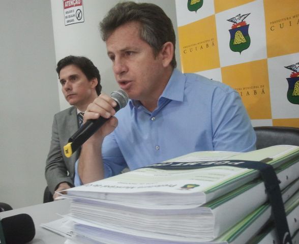 Mauro Mendes demite por justa causa 10 servidores suspeitos de fraudar fisco da Prefeitura veja lista