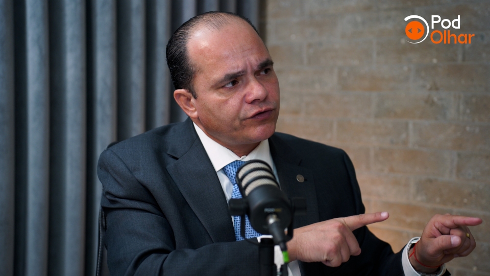 'O ensino jurdico hoje  mercantil', diz Leonardo Campos ao defender exame da OAB; assista