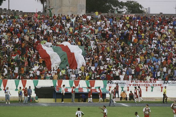 Torcida do Operrio de Vrzea Grande lota o antigo Estdio Verdo, num dos ltimos eventos