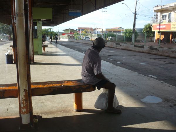 Motoristas radicalizam e deixam populao sem nenhum nibus nas ruas de Cuiab