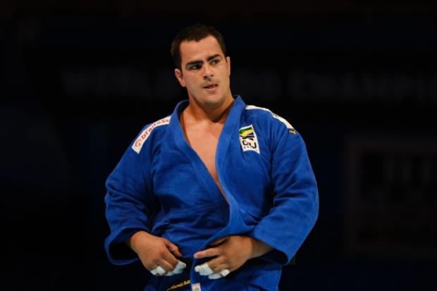 Judoca de Mato Grosso, David Moura conquista prata no Grand Slam e lidera disputa por vaga olmpica