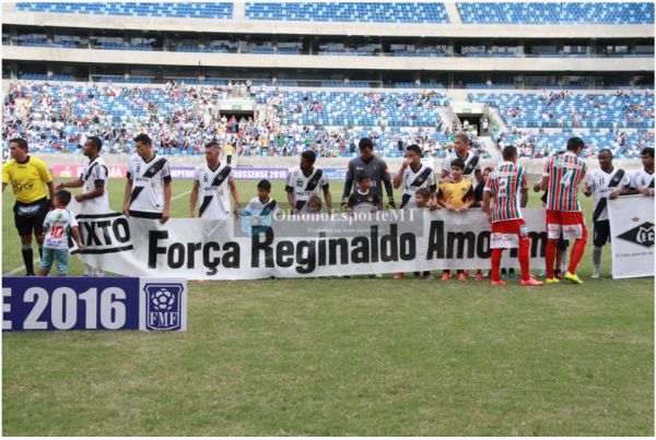 Jogadores de Mixto e Operrio provocaram emoo, na Arena Pantanal, em manifestao pela sade de Reginaldo Amorim