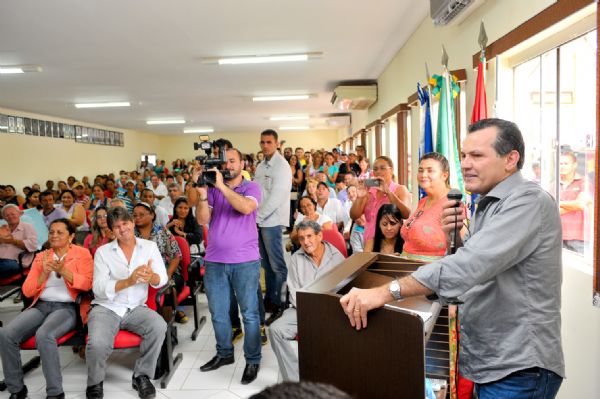 Silval Barbosa durante o lanamento do edital de licitao do Hospital em Porto Alegre do Norte: sonho acalentado h meio sculo