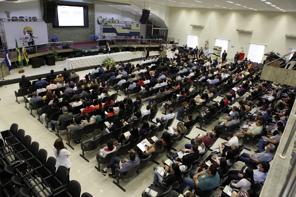 TCE ministra palestras do Conexo MT para servidores de 32 municpios do Araguaia