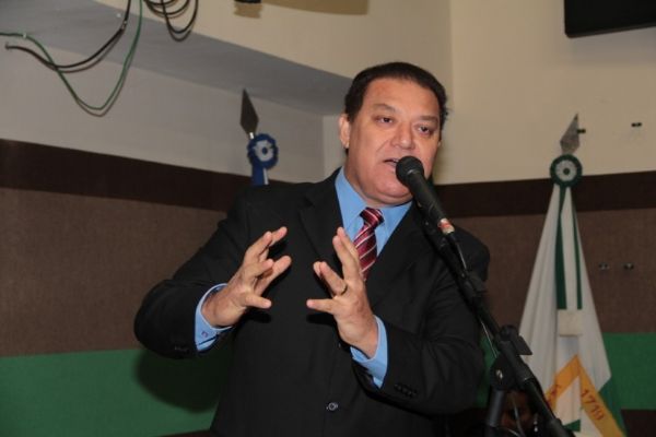 Toninho de Souza: Como a Cmara Municipal no possui Cdigo de tica, ento, teremos de utilizar como parmetro o de nosso Congresso Nacional.