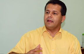 O deputado federal Valtenir Pereira (PSB-MT), vice-lder do PSB na Cmara e membro da Comisso de Reforma Poltica do Congresso nacional, declarou ser favorvel  proibio da divulgao de pesquisas eleitorais a partir do ms de setembro