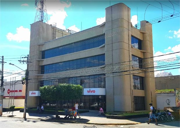 Criminosos invadem loja da Vivo e fazem clientes e funcionrios refns em Cuiab