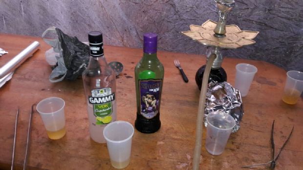 Polcia fecha festa de adolescentes regada a catuaba, velho barreiro e vodka