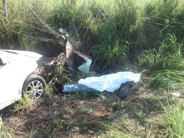 Coliso entre Prisma e motociclista deixa um morto na 'Estrada da Guia'