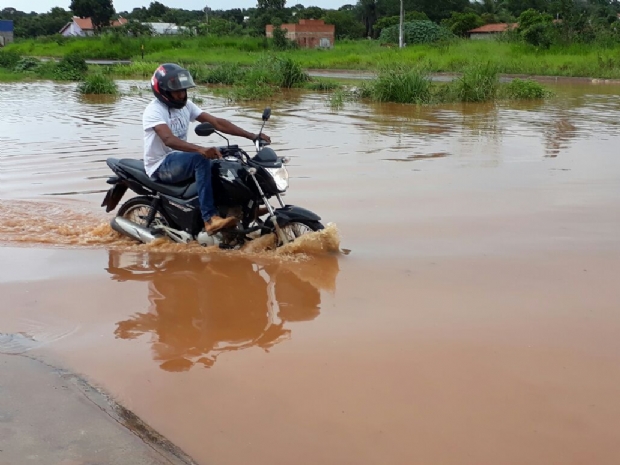 Cuiab e mais 16 municpios de MT esto sendo monitorados pela Defesa Civil;  fotos dos estragos