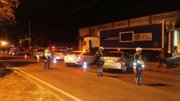 Treze so presos em blitz da Lei Seca na Avenida Beira Rio; Fotos 