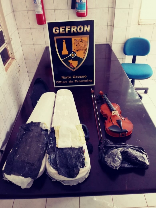 Com cocana escondida dentro de violino, nigeriano  preso na fronteira