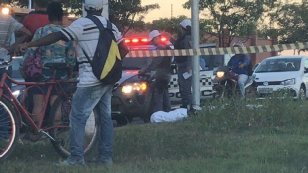 Motociclista que morreu aps bater em barra de ferro prximo a condomnio no possua  CNH