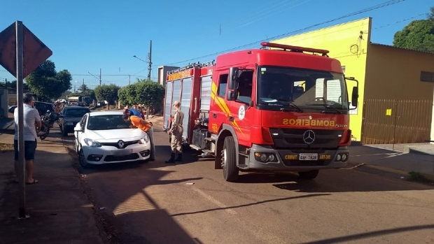 Criana de dois anos fica presa dentro de carro aps portas travarem