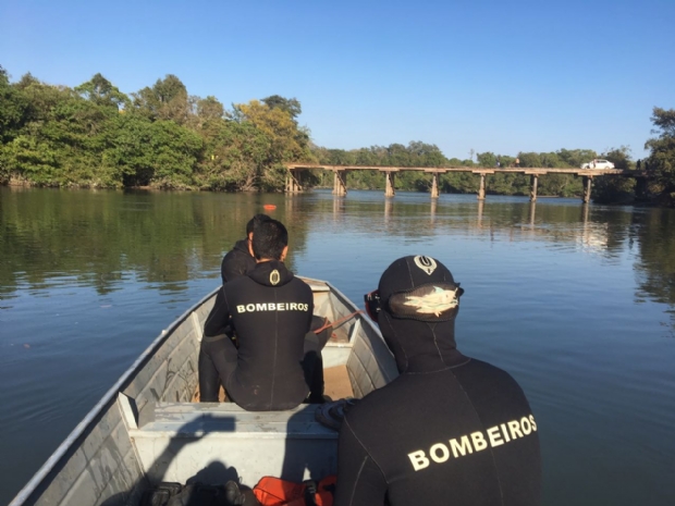 Bombeiros encontram corpo de adolescente que desapareceu ao pular de ponte