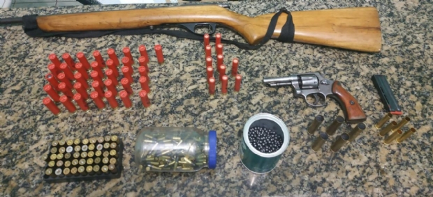 Irmo de traficante  preso com armas e mais de 200 munies em Festival do Pastel de Jangada