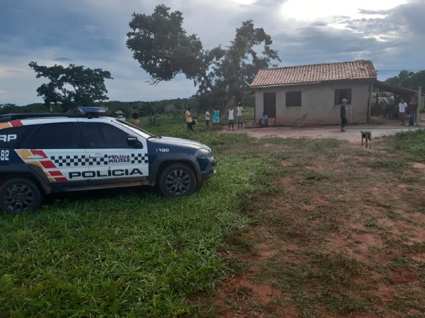 Idoso  encontrado morto em comunidade rural; pais ajudam durante fuga de suspeito