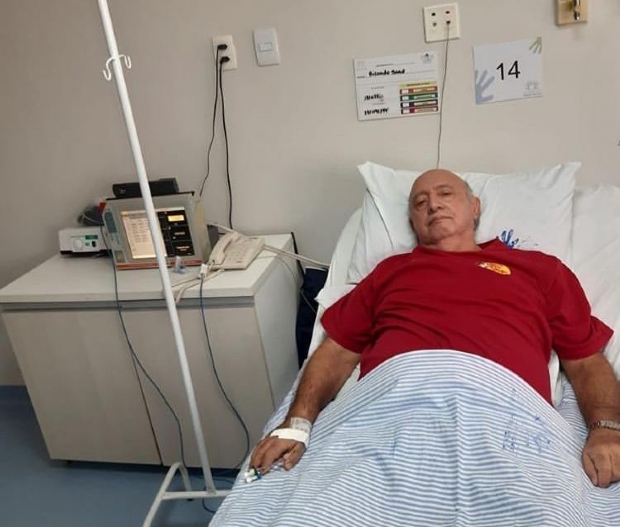 Mais de um ms aps deixar hospital por Covid-19, Saad segue com problemas pulmonares e de mobilidade