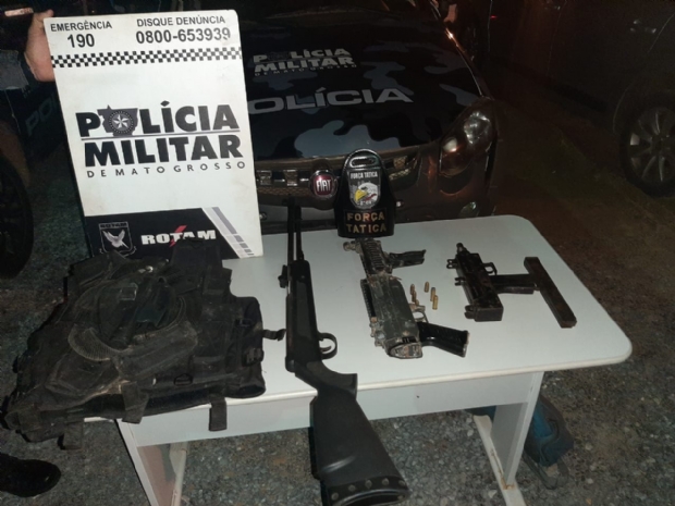 Submetralhadora e outras armas utilizadas por faco criminosa so apreendidas pela Fora Ttica
